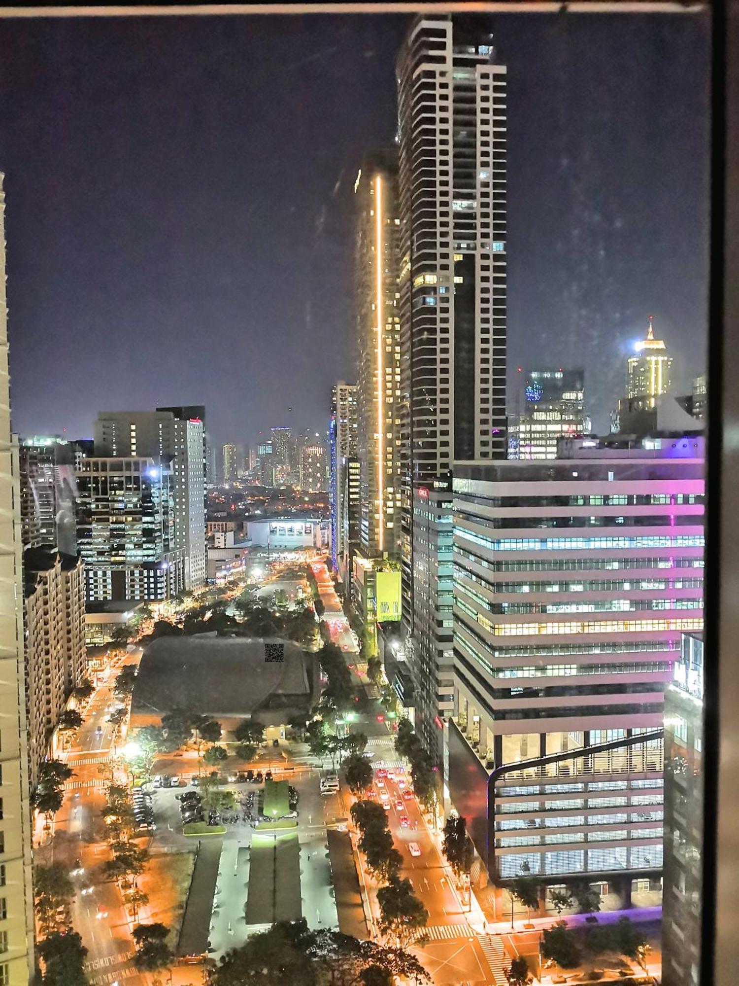 Avant Apartments At The Fort Taguig Exteriér fotografie
